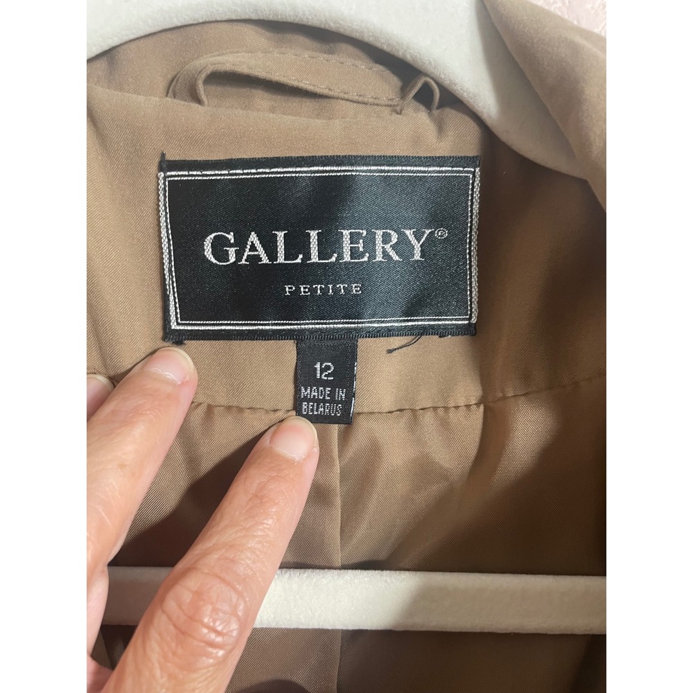 Gallery Petite Womens Tan Khaki Trench Coat Gold Crest Buttons Size 12 Petite - Picture 2 of 13